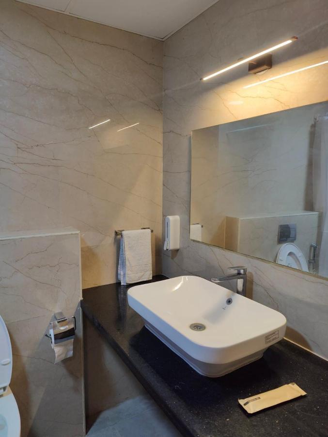 Tara Suites Premium Rooms In Central Indiranagar Bangalore Exterior foto